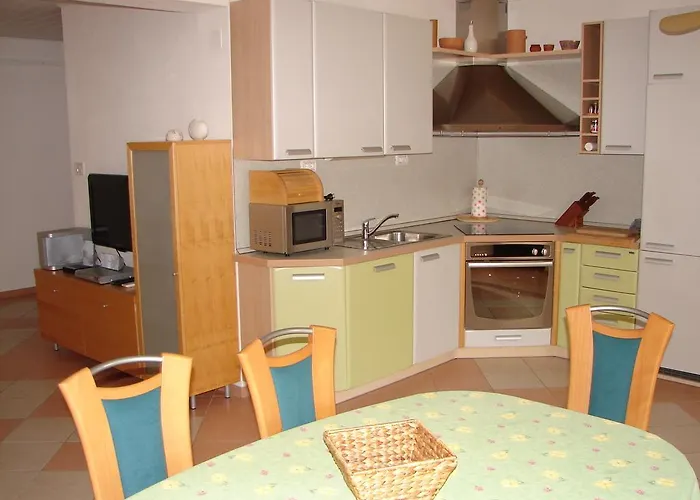 Apartma Veverin